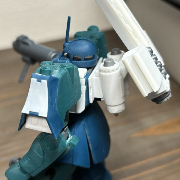 背負ってるものが違うんだよ！という名言風のこというてますが、潜水型追加ブースター的なものを作り始めました。とりあえず仮で背負わせてみてますが、まぁまぁ。もう少し魚雷とか、推進ブースター的なものを付けてみたりしてみようかな…。今までやってこなかった背負いものをデカくしたりも水中用装備ということでできるのも楽しいですね。（3枚目）