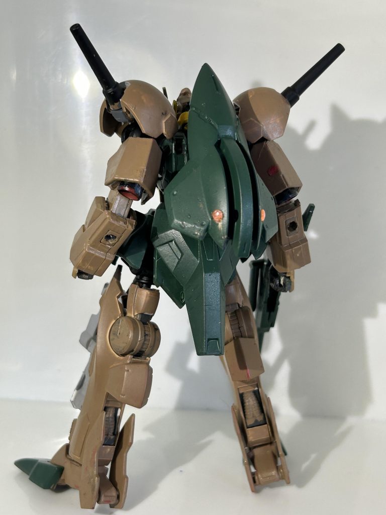 背面はこんな感じ撮影後に気づいたのですが一部塗装が剥がれてる…