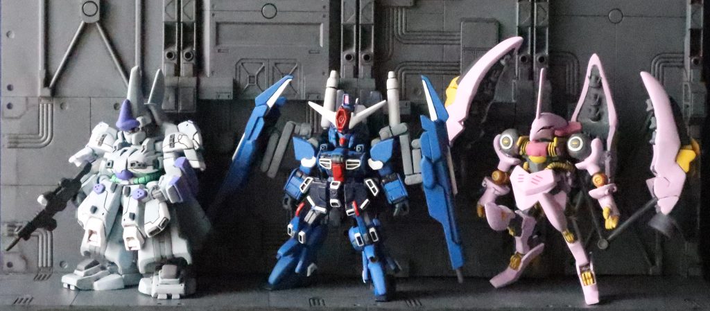 グリモア搭載機白のグリモア（オーヴェロン アーマー形態）、青のグリモア（ファーヴニル）、赤のグリモア（ディマーテル）