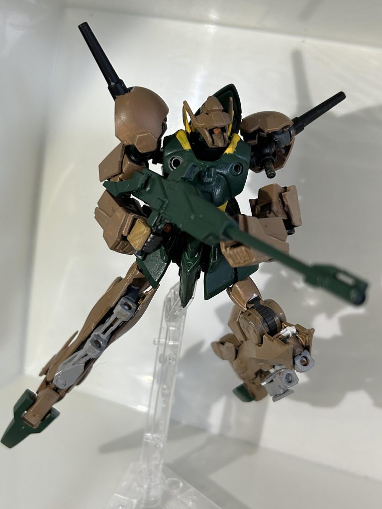 ポージング!バルバトスベースなので結構動きます!