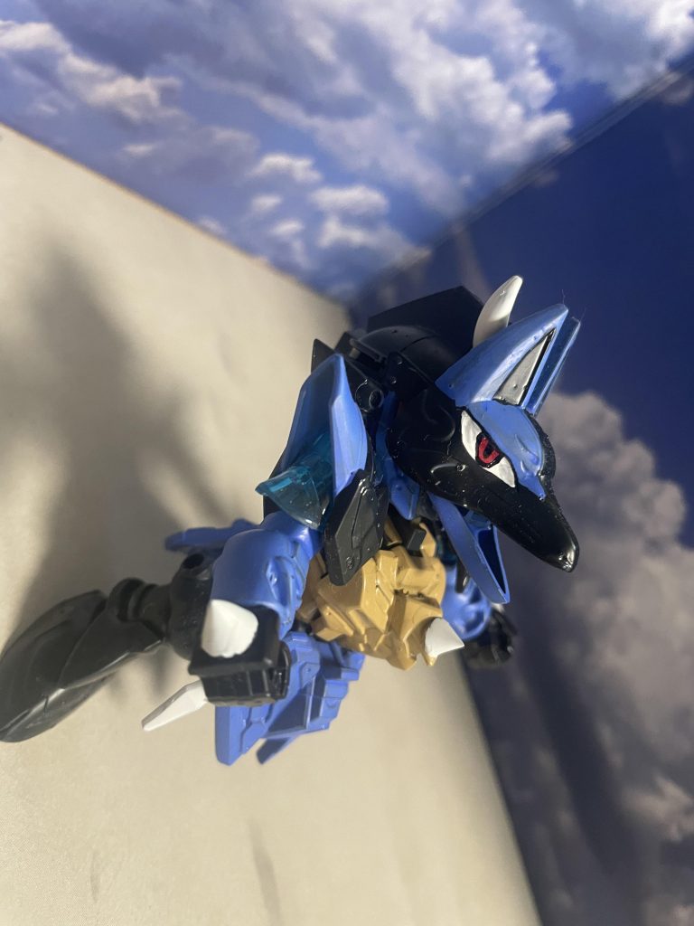 技術的に目が一番の難関でした。左右のバランスが取れてるんだかズレてるんだか…