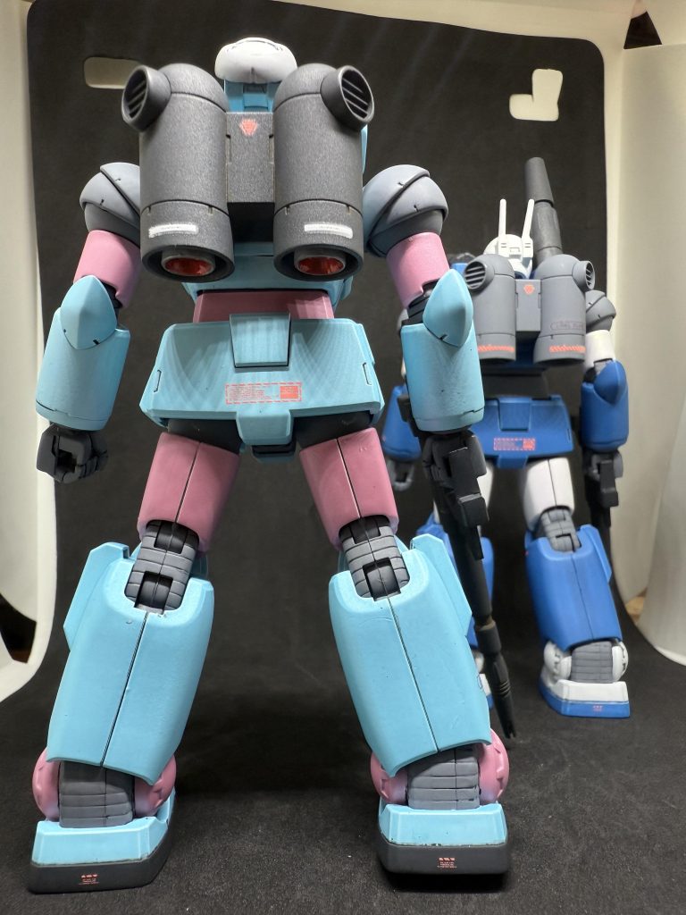 バーニアパーツはシルバーで塗装し、内側はクリアレッドに。