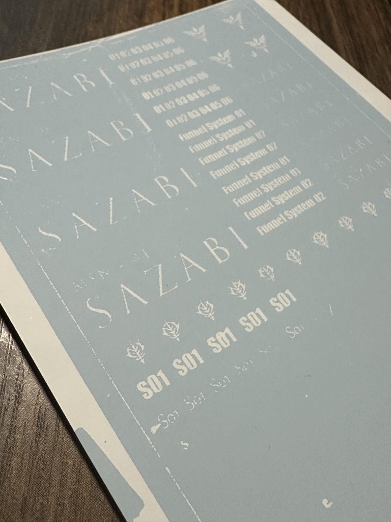 自作デカールスタンピングリーフを使って作成しました細い字や小さい字は歩留まり悪いので同じものをいくつも用意して一番ましなものを選んでいます