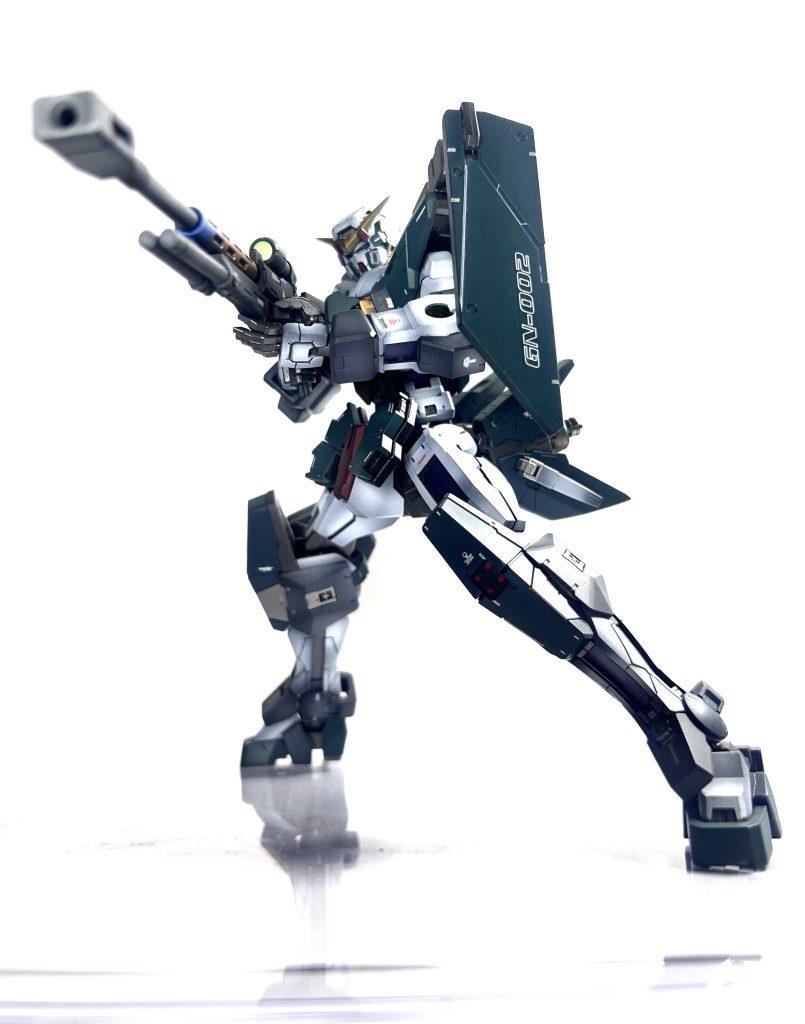 GNスナイパーライフルも大きくて迫力があります。情報量も多くカッチョいいです。