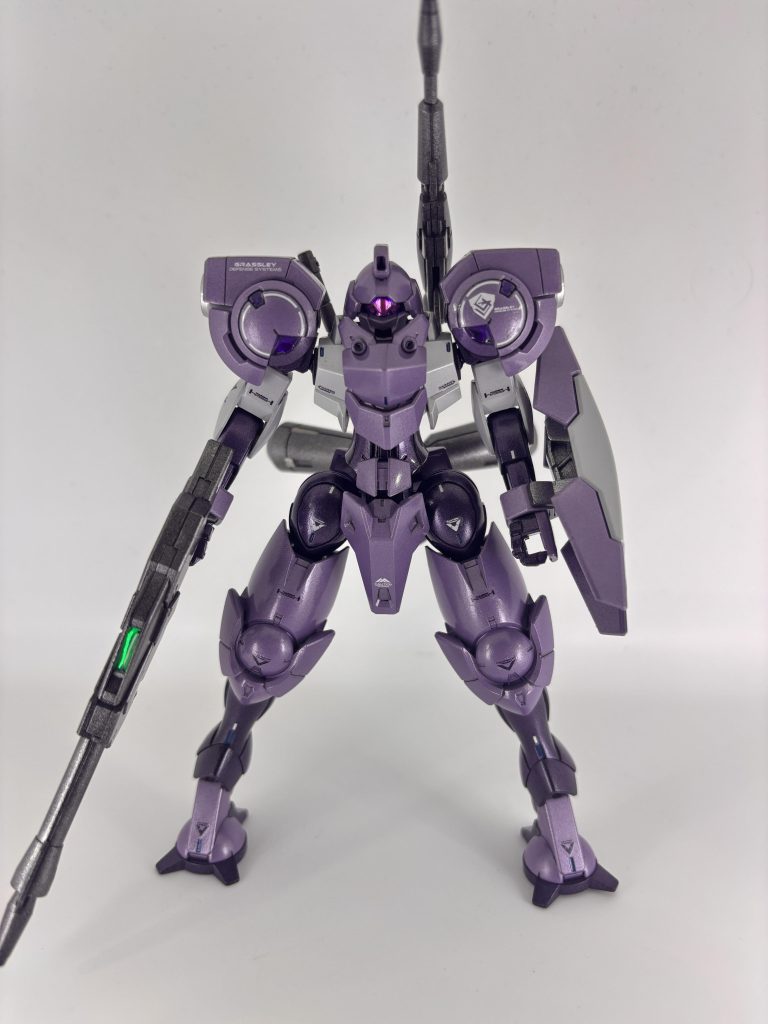 曲面が多いデザインですし、光沢仕上げにしたらかなり似合ってます!電飾なしでもおメメキラキラです🤩