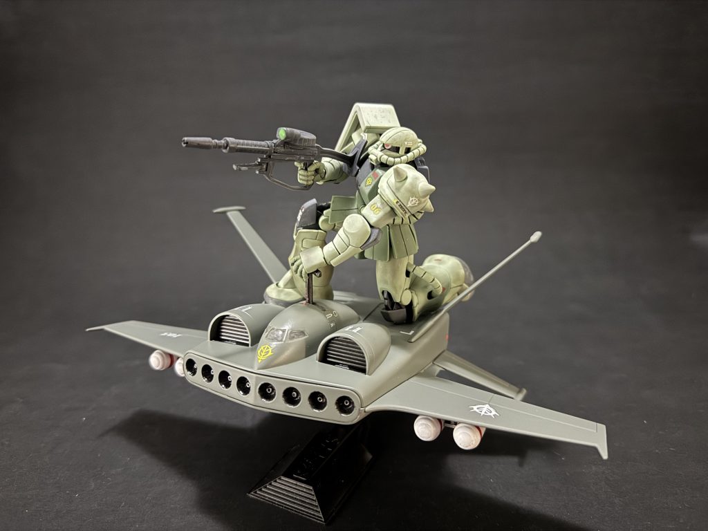 ただ立つでなく、膝つきも それならば手すりは必要ではと思い、手すりを製作ネットで製作例などではダブルアームで作ってる人はいるのだが、ただでさい飛ばなそうな機体にこれ以上空気抵抗増やしてどうする!と思い、使用しない時はなるべく空気抵抗ないよう、収納できるようにしましたダブルアームでも作れると思いましたが、作業が楽かな?という思いもありました