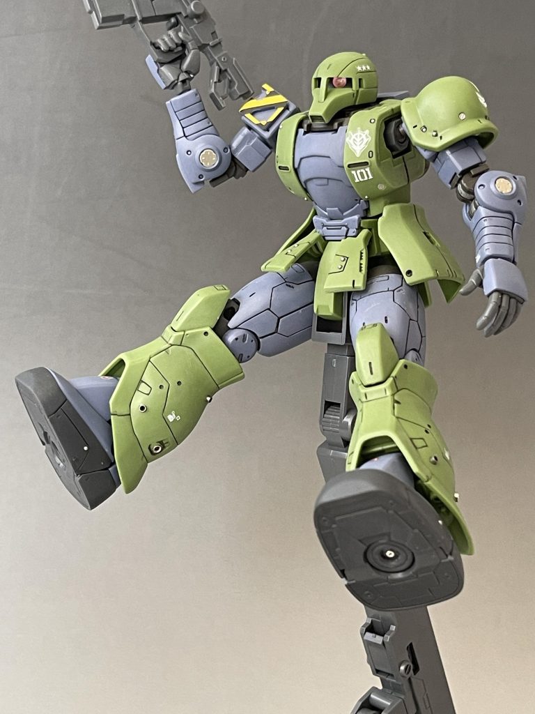 足回りに少しだけスジボリもいれました