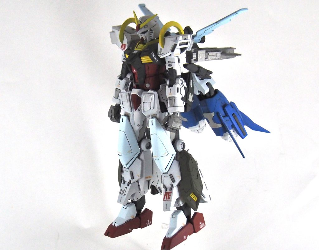 HGベースガンダムをベースにもし自分がGBNで使うならこんな機体というテーマで作ってみました。陸海宙どこでも行けちゃうけど、別に強すぎないし速すぎない乗りやすい機体に仕上げたという設定…ジャンクの寄せ集めにしては纏まった方?