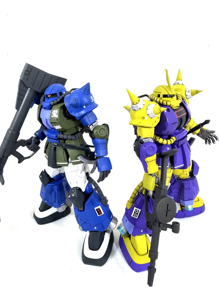 因縁のガトーザクとのツーショットを