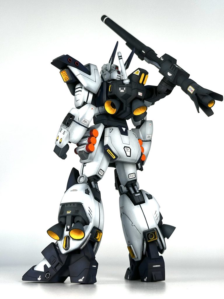 バックショット。スジ彫りも少し追加。何気に細部の塗り分けも大変でした。