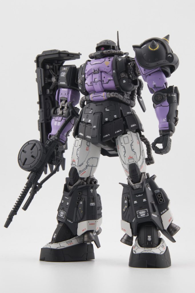 オリジンの高機動型ザクとのミキシングです。復讐のキットとのディテール差はデカールで誤魔化してます😅カラーリングは黒い三連星仕様で。