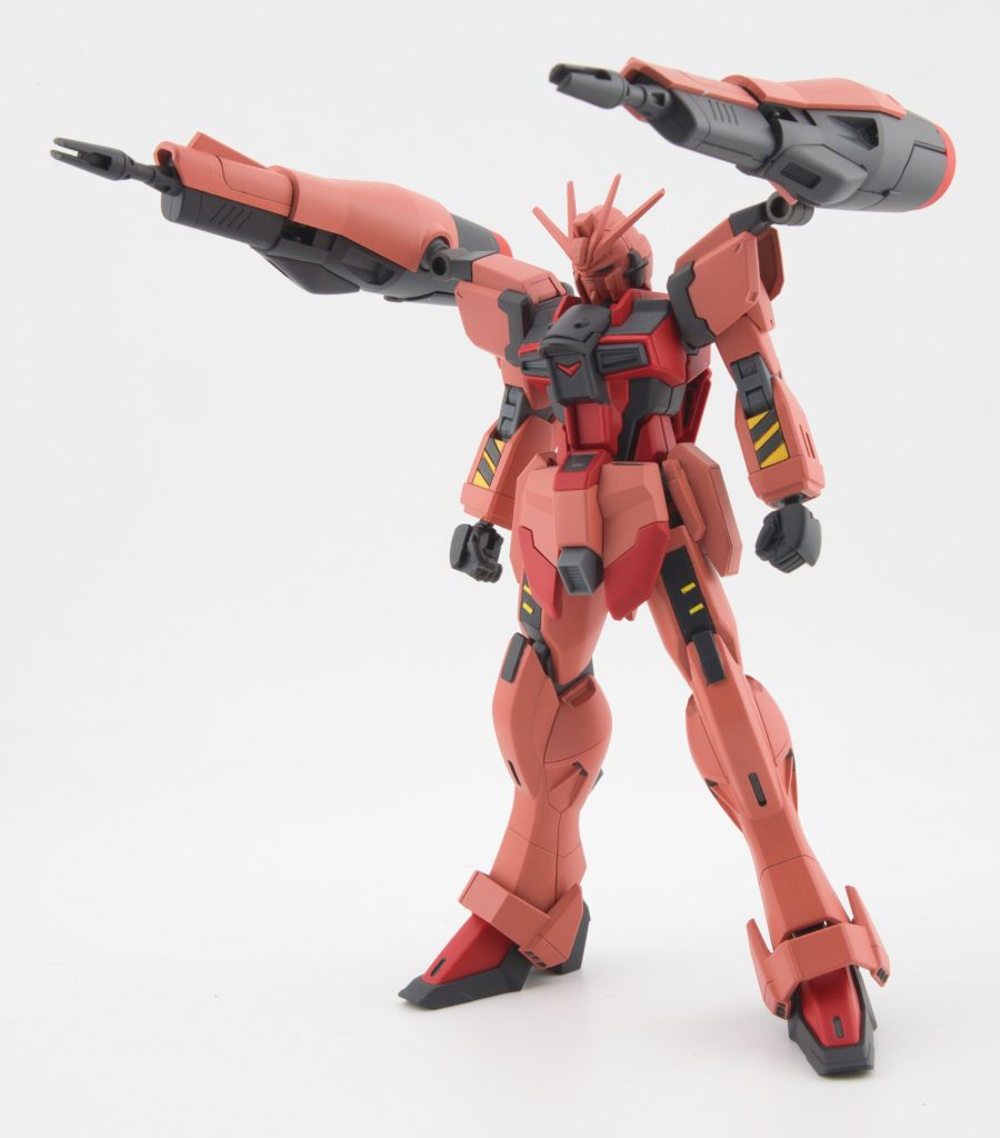 本体は手足にディテールを追加して赤いガンダムっぽい配色にしました。ビットはケルベロス高エネルギー長射程ビーム砲を切り詰めただけの手抜きです。