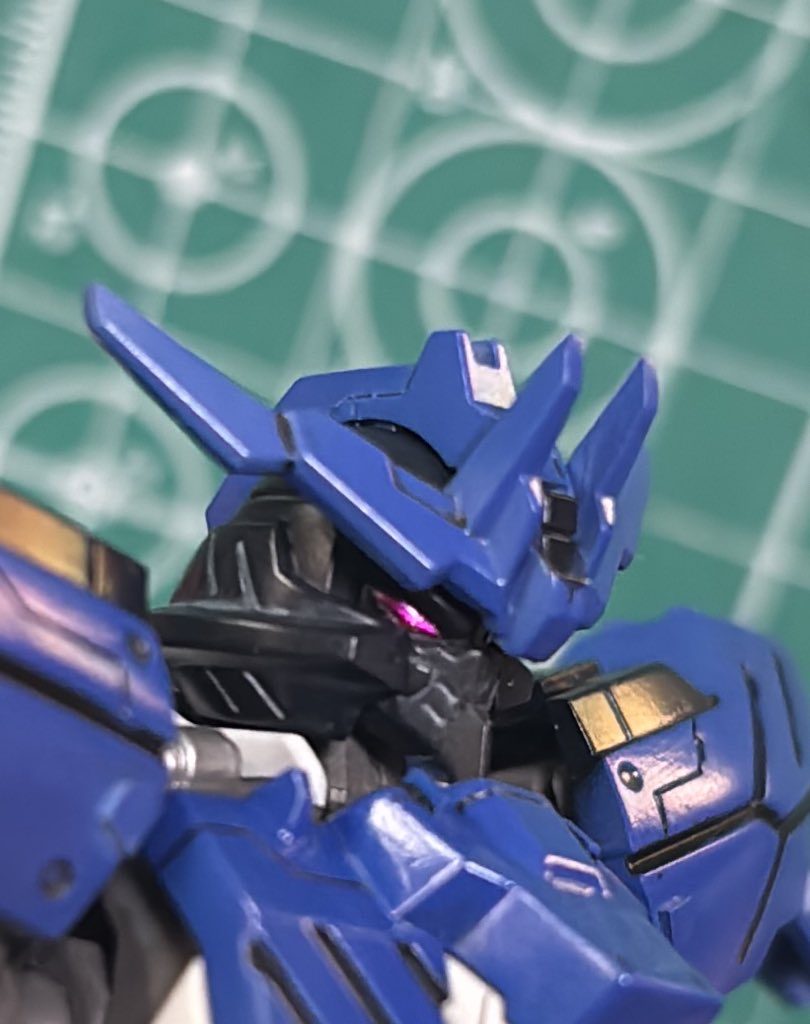 次回作です。初めての鉄血ガンダムヴィダールを制作すました。