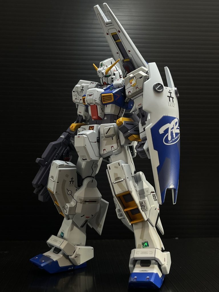 センサー部分には100均のテープ貼ってレジンを盛っています。