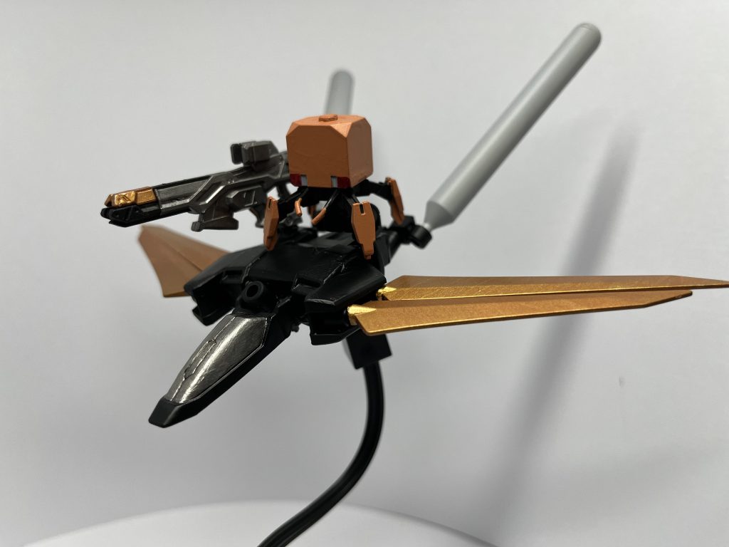 ジークアクスのビームライフルを取り外せるよう取り付けコンチ版スキウレみたいになってしまいました
