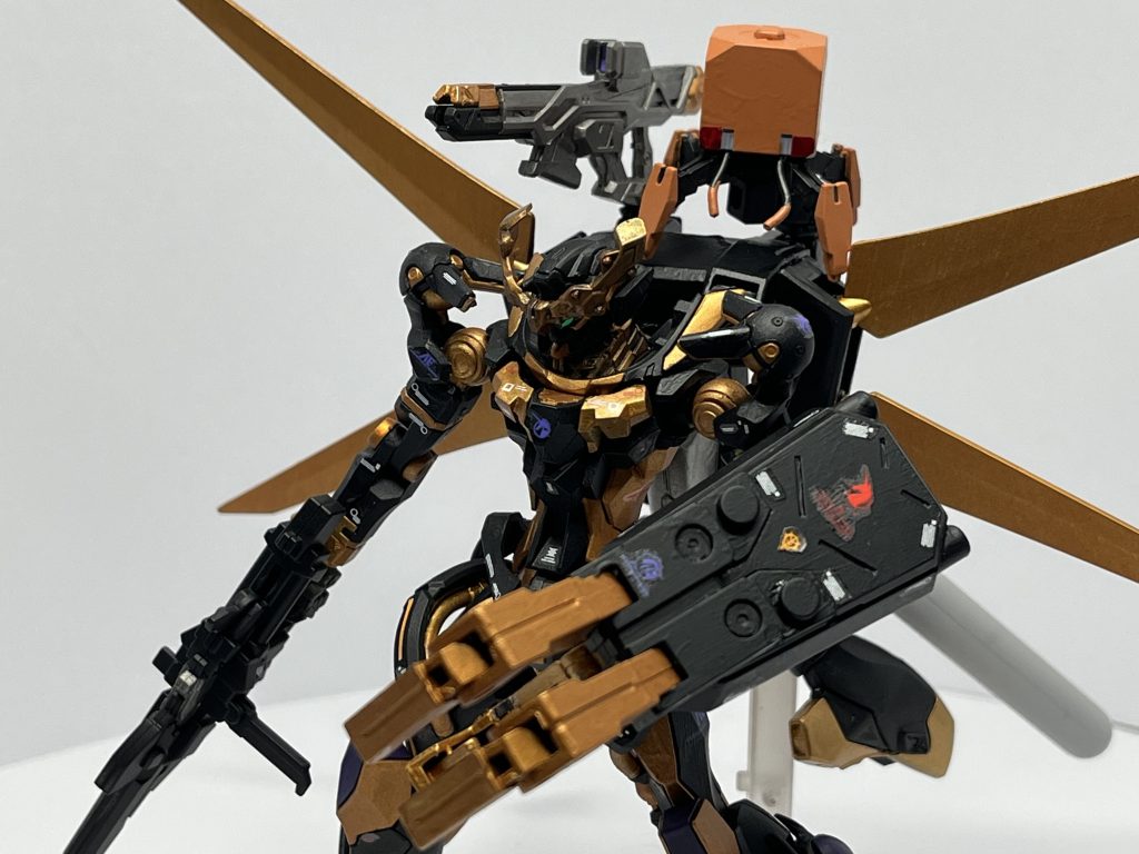 ジオンに拾われたニャアンに用意されたジークアクス2号機試作兵装とジークアクスの部品を使い、アナハイムに製造協力を依頼して完成したのが本機となるということで構想を形にしている間に本編にて2号機が⁉︎まぁif機ということで!