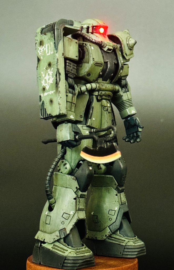 武器の発光表現はエアブラシの方が良かったかも？