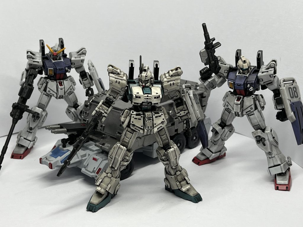 エレドアのホバートラックも一緒に!く、車がなんか違くない⁉︎(´・ω・`)車両のヘッドに旧レオパルドのビームキャノン付けてるから許してぇ🥺あくまで主役は08小隊です!(陳謝