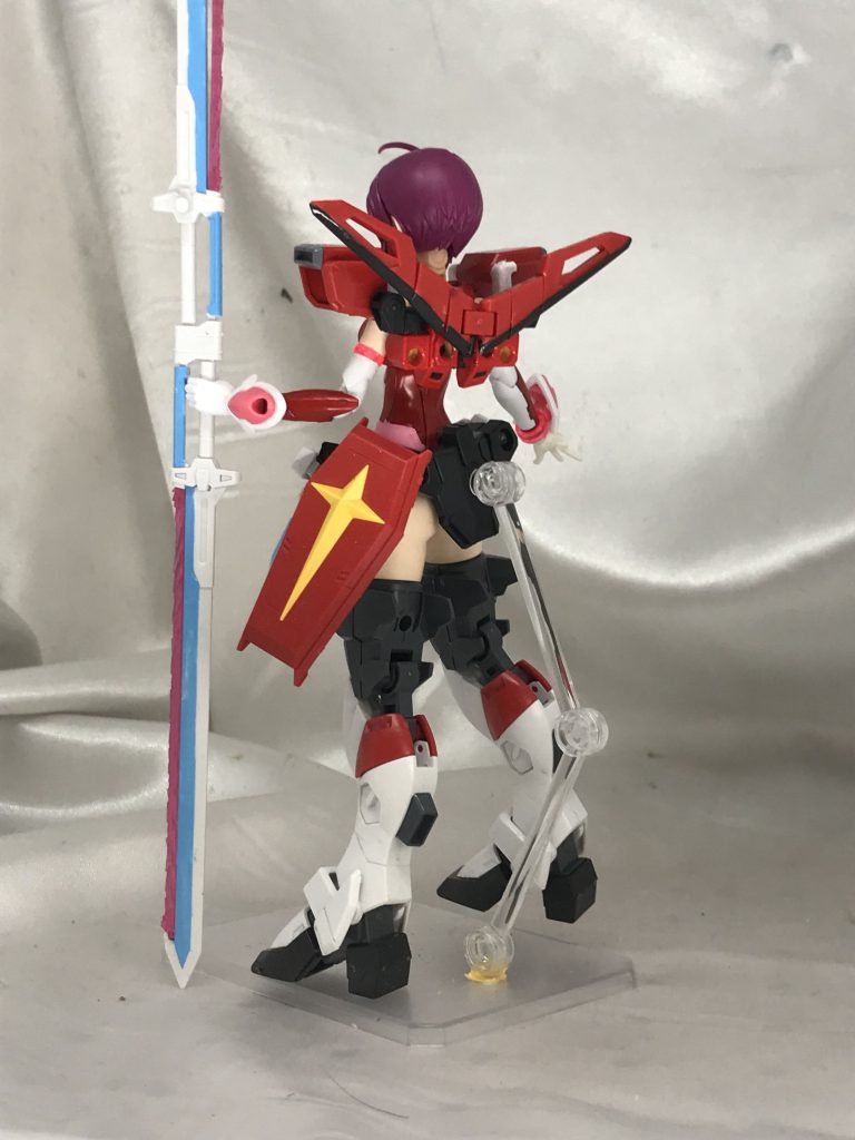 シールドは腰に。背部のジョイントもあばたーふみなのものをそのまま使っています。