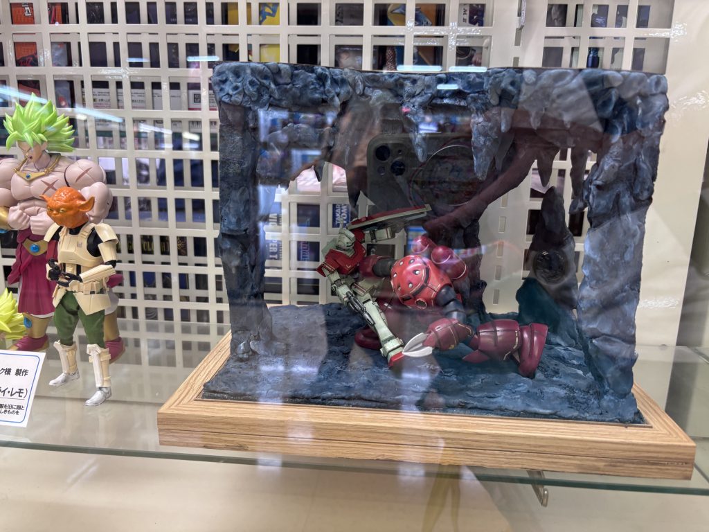 作品名：ファレホペイントコンテストに持ち込みましたが…<p>まさかのジオラマベースの長さ3cmオーバーで規定を満たせず参加出来ませんでした😱 ベースを外せば余裕でOKなんですが、ベース含めて作品であるというモデラーのプライドが許さず（そんな大層なもんではないですが😅）断念しました […]</p>