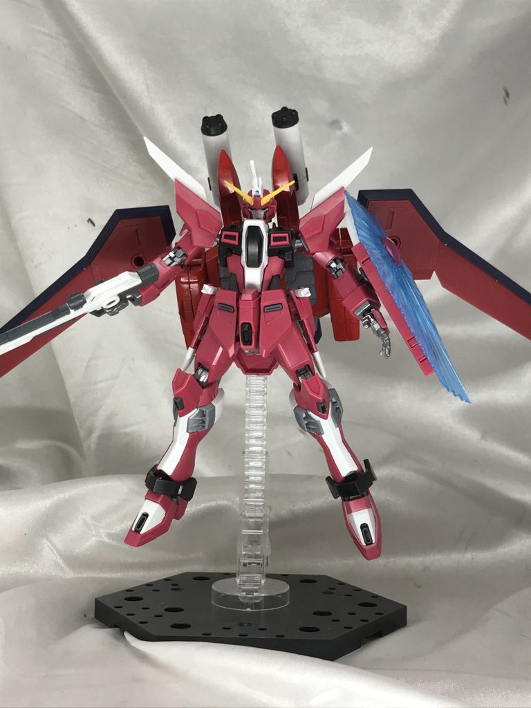 翼を展開した場合画角に収まらないほど大型に。ノーマルジャスティスとあまりに接続が違うため固定となってしまいましたので乗れないのが残念です(TOT)