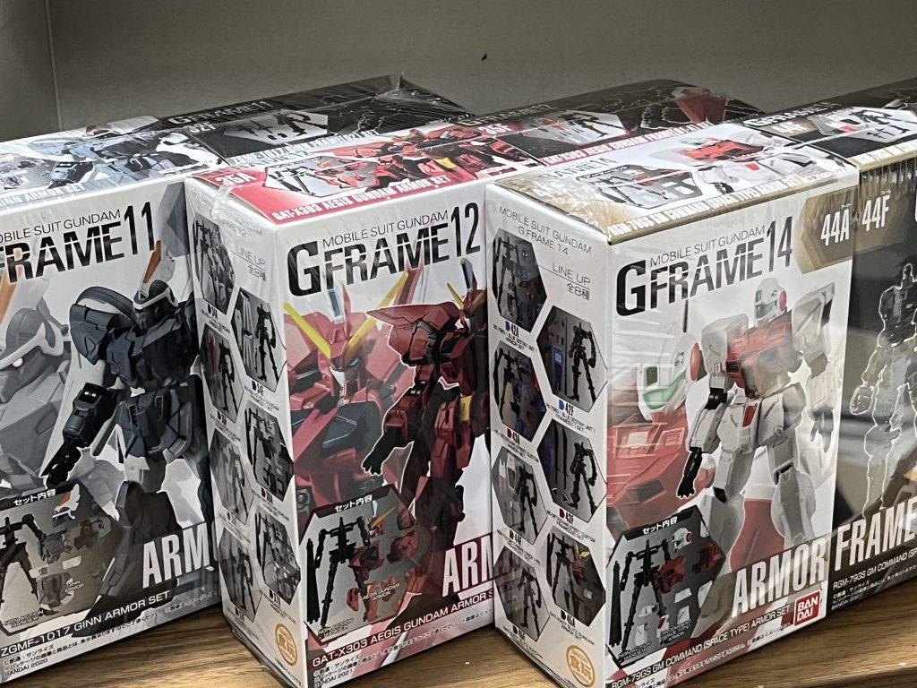 作品名：土日の鹵獲機<p>お休みにお◯ちゅうに！色々なガンプラがあってほんま見てて楽しい(о´∀`о) ガンダムの主題歌が流れていたり、モデラーさんの展示があったり凄い空間⤴️ 欲しいやつはやはりお値段なかなかするなぁと見ていたらGフレームイージ […]</p>