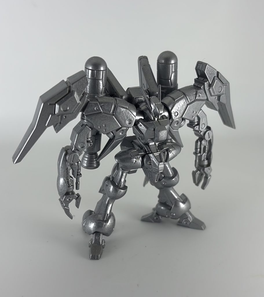 ABSにガンダムマーカーを直接吹きつけたのがわるいのか表面もザラザラしてます。ここはアクリジョンを使うといいらしい？