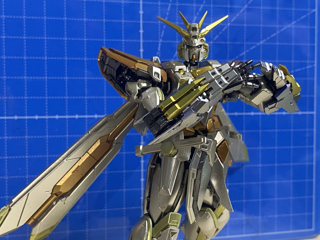 ゴールドは複数使用してます。(下地は塗らず光の当たり方で若干色味が変わるかなーと)◾️シャンパンゴールド◾️スターブライトゴールド◾️プライマリーメタリックイエロー◾️スターブライトプラス