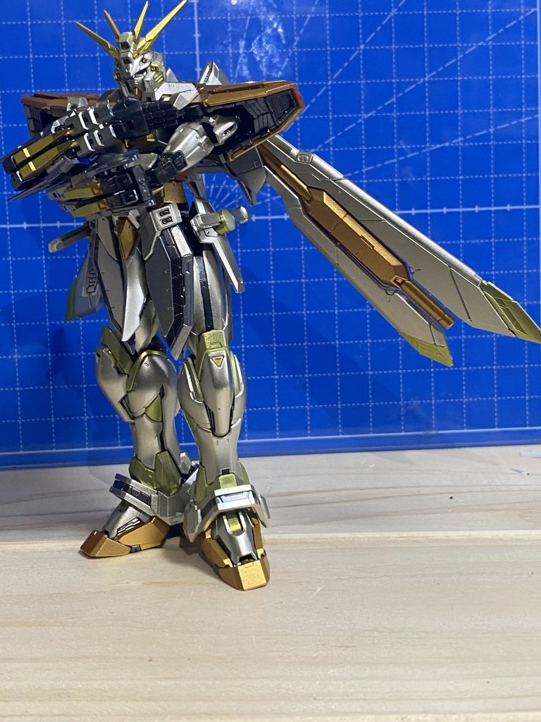 このあと艶消しトップコート、ウェザリングなど入れて使い込み感を出していこうかなと思います。 雑食なので、最近はミニ四駆や、スケールモデルやら色々手を出してました。素組、仮組なんかは結構使ってますが…。まぁ、色々と手をつけてますので、たまにお相手いただいたら嬉しいです☺️ ご覧いただきありがとうございました。