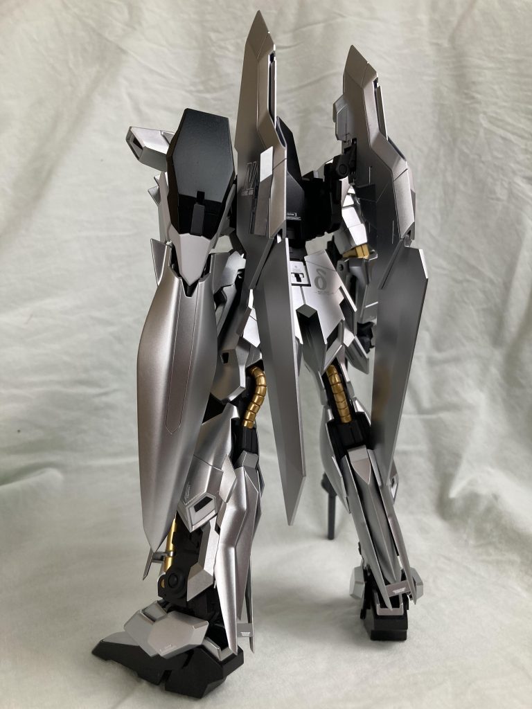 左背面とシールド