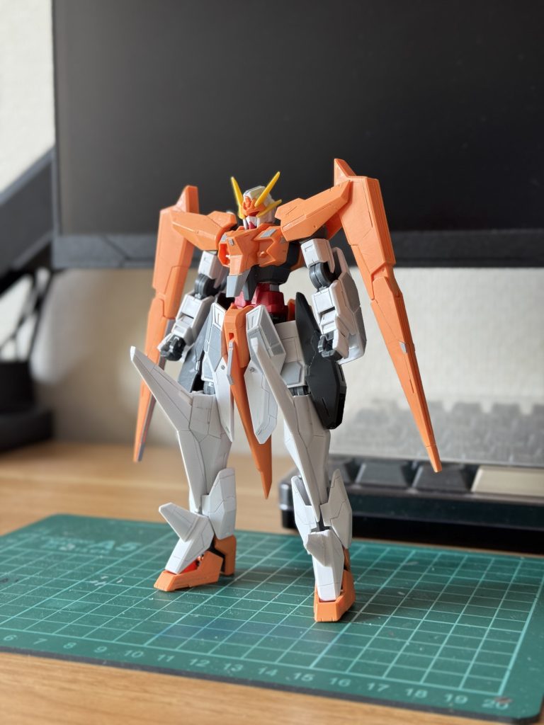 塗装前は結構ボヤッとした印象ですね😇羽の色分けが一切ありませんでした。泣