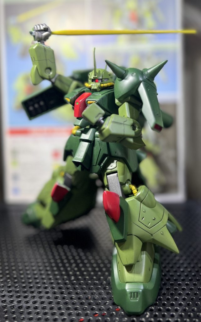 本機はZZのマシュマー様の機体という事です。最近ZZを観て衝撃を受けた気持ちを分かち合いたい。オープニングで目が点になってストーリーでギャグマンガ？と不安になり、、、。ジュドーは好きです。マシュマーのハマーン様愛にほっこり。