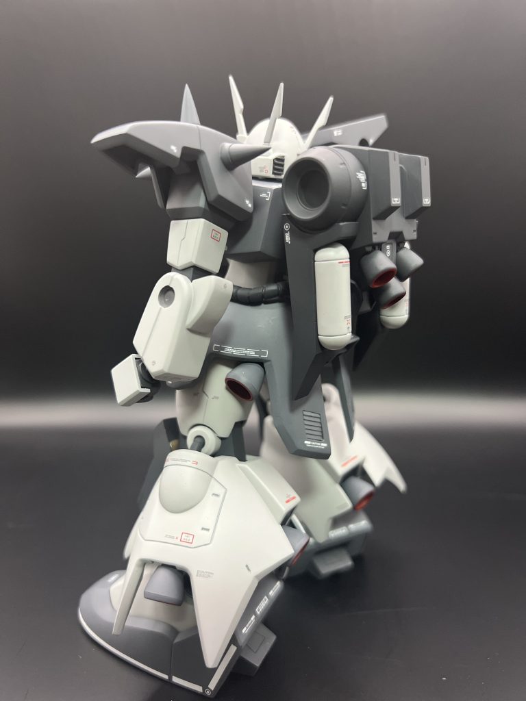 やはりNAZCAの塗りっぱなしはいい色出します。ザクⅢ様に調色されているのではないかと思うくらい。