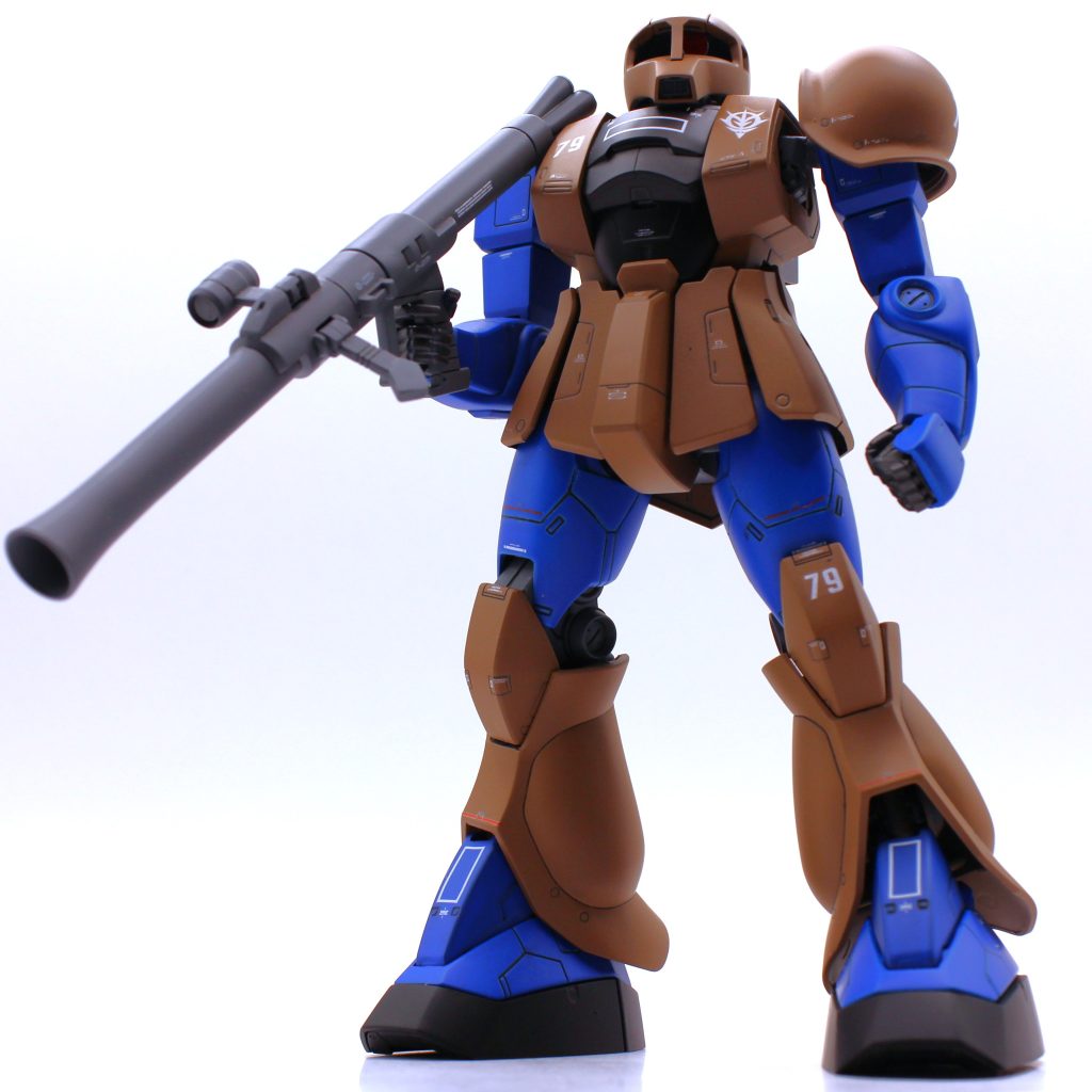 ただ、グリップ改造だけではまだ担ぎ方がぎこちなく、肘ももう少し曲がるように改造しないとですね。次回の課題です。