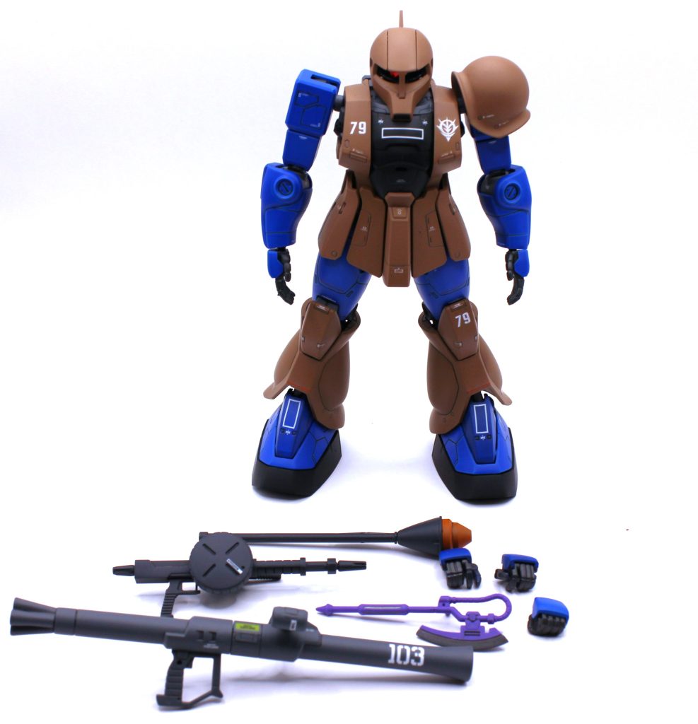 可動範囲は旧キットに毛が生えたレベルの最低限のものですが、立ち姿は歴代ガンプラの中でもトップクラスにキマると思います。足首の可動範囲改良は超軽作業の割りに大股広げた力強い立ち姿も可能になるので、作業対効果の大きいオイシイ改造だと思いました。最後までご覧いただきありがとうございました。