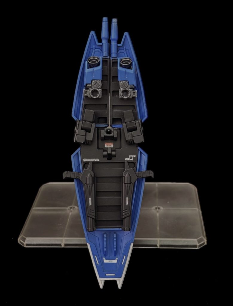 フライヤーシールド３つに分離し、腰とコアファイターにドッキングします。