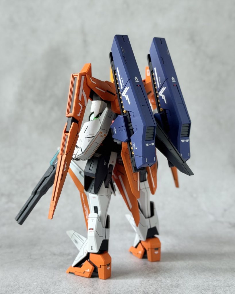 塗り分けが多かったり、細かい掘り直しが大変でしたが完成してみるとスラっとしたイケメン！