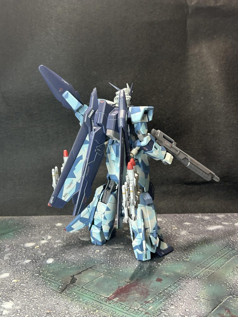 マスキングミスや塗り漏れなどもあり、エアブラシを何度も洗浄してました。