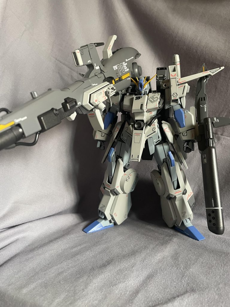 ハイパーメガカノン、予想通りデカいです。写真に映り込みません💦このデカさの武器を背負って自立できるのはスゴイです!!