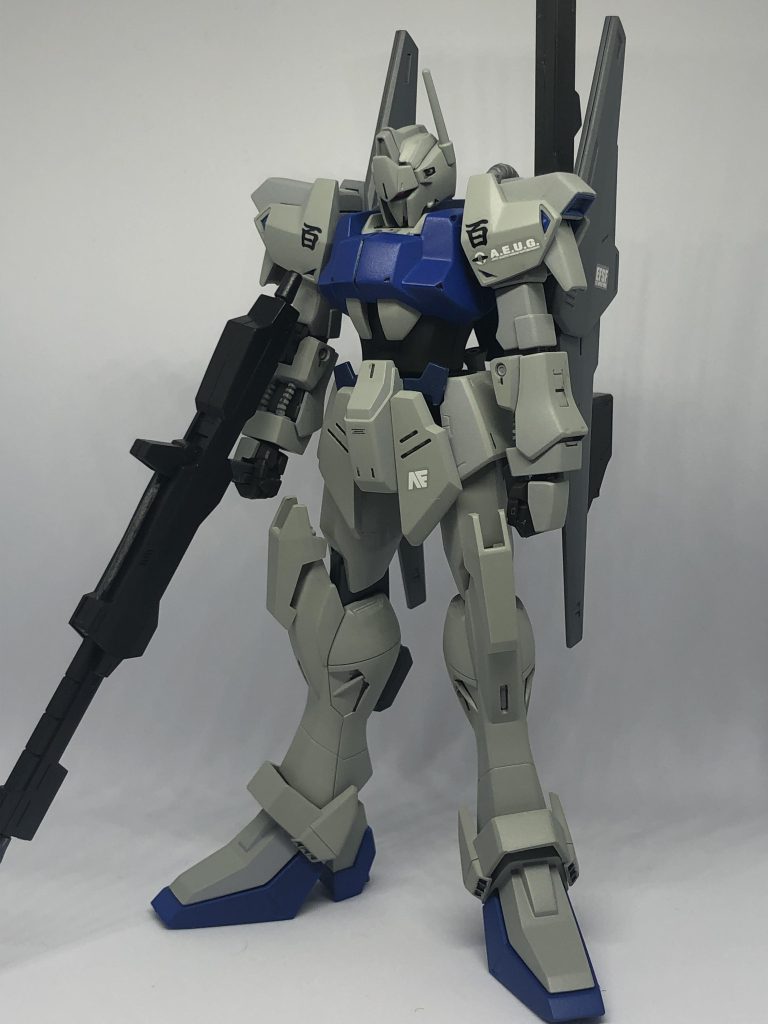 前作のHGUCZガンダムの僚機として、百式を制作しました。グレーとブルーをメインカラーとしたため、デルタプラスに似たカラーリングとなりました。