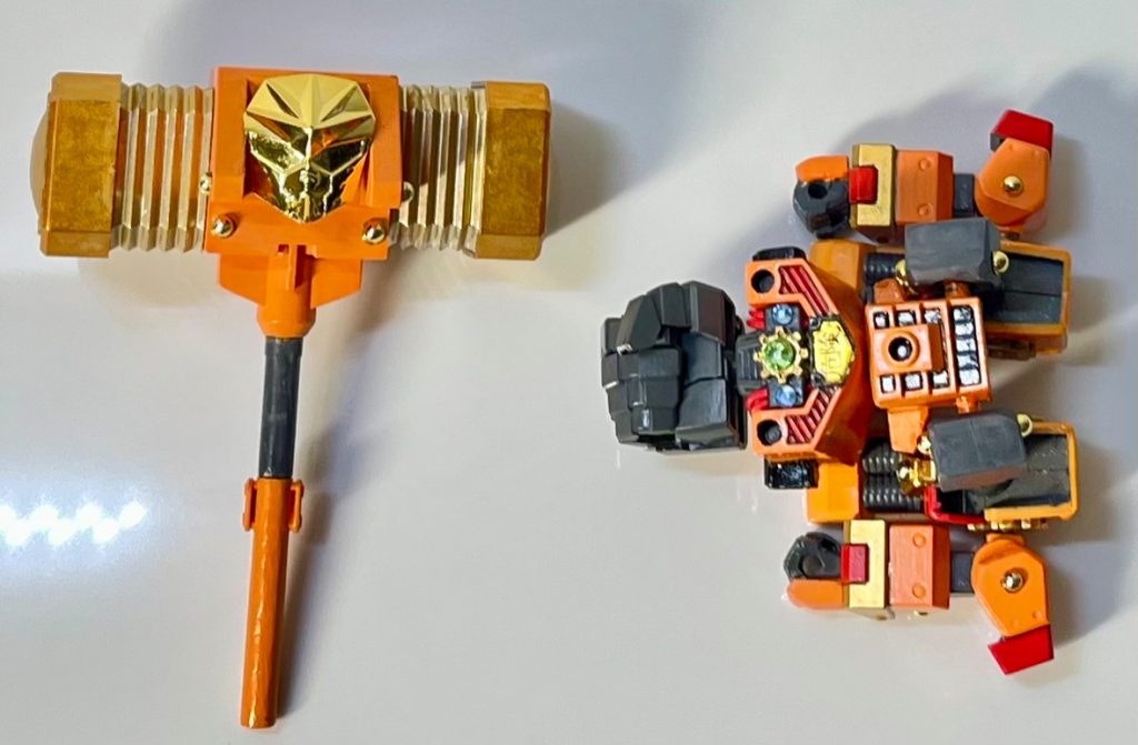 システムチェーンジ!2つに変形します。真亜具手(マーグハンド)変形、頭を差し替えてます。金流出御小槌(ゴルディオンハンマー)ハンマー部分の顔は、ジャンクパーツのガンダムフェイスをつけます。