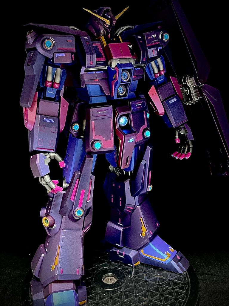 ブルーブラックからのピンクブルーで暗めのスカイブルーになってからのプライマリーレッド。。本体のデカさもあって、在庫がほとんど無くなりました😩