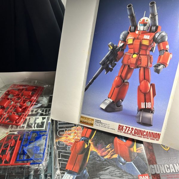 本当にプレ値が付いて理不尽な気がしてなかなか手に入りません（見送り）でしたが、ようやく知り合いの方に定価で譲っていただいてV作戦　第二弾です^_^   取説を改めて見てみると24年も前のキット！なんですねこれ………（1枚目）