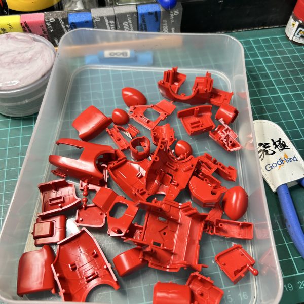 仮組、表面処理、塗装に向けて作業…その前にそこそこの［後ハメ加工］なんかをしないとダメですね！そうなんです、24年前だと自分で確認したはずなんですが、結構頑張っております^_^💦（3枚目）