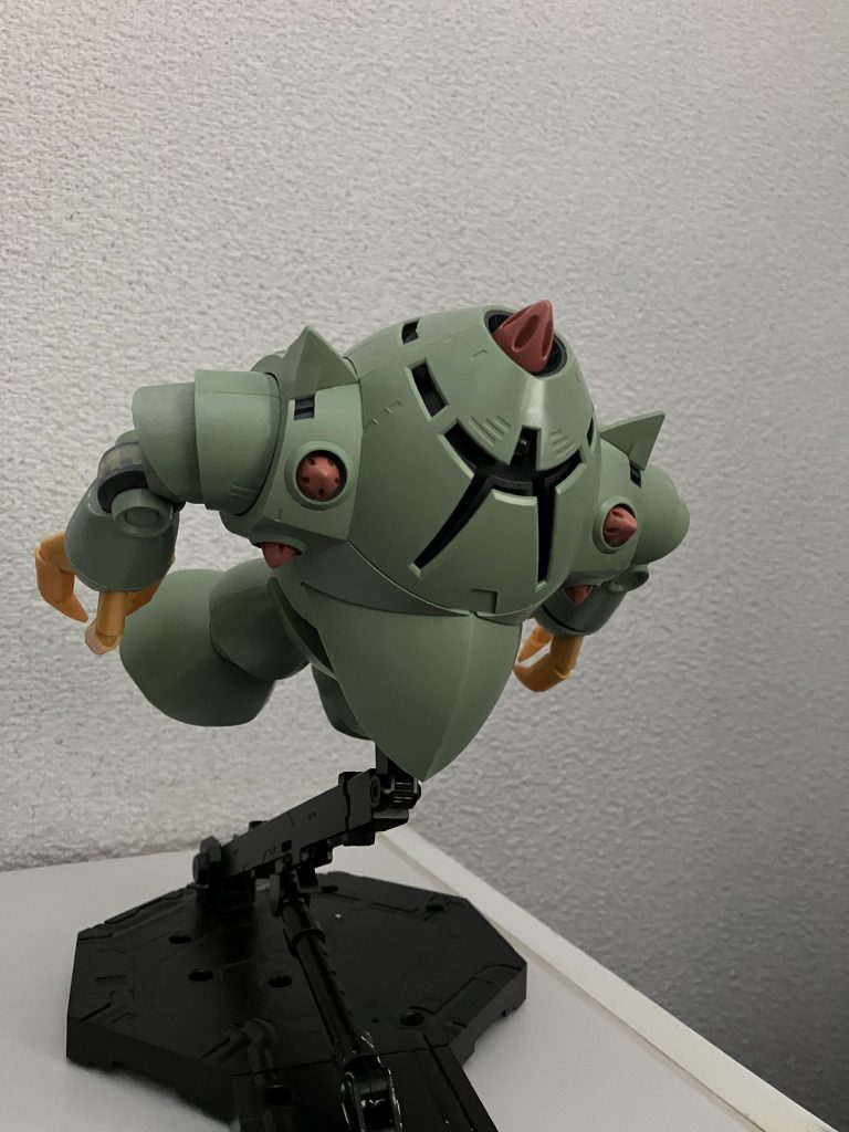 素組み状態と比較してファーストの登場機体はグラデーションが強すぎるくらいがちょうどいい気がします。