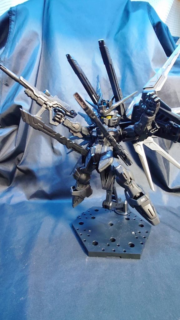 ただ完成後思ったのが付属のシールじゃなく似合う水転写デカールにすれば良かったかなと、、、