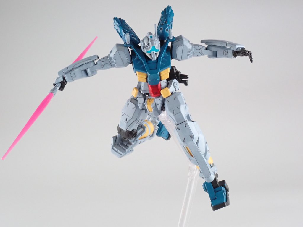 薙刀風サーベルはキットオリジナルで憎いですね〜