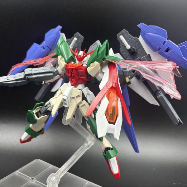 今年の初めから製作し半年ほど放置しておりました作品です。ウイングゼロ炎をベースとし少しずつ改修を行なっていき、ほぼ完成に近づいております。あとは細かい修正と塗装まで進めたいと思います。できれば8月中には完成させたいなぁ(gundam-kao10)  （2枚目）