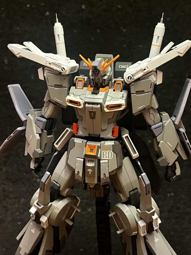 ネットで見つけたMGZZのガレージキットの作例がかっこよかったので参考にしてみましたそのほかセイラマスオさんやふわとろ大尉さんの強化型ZZを参考にスタイリングやディテールアップを施しております