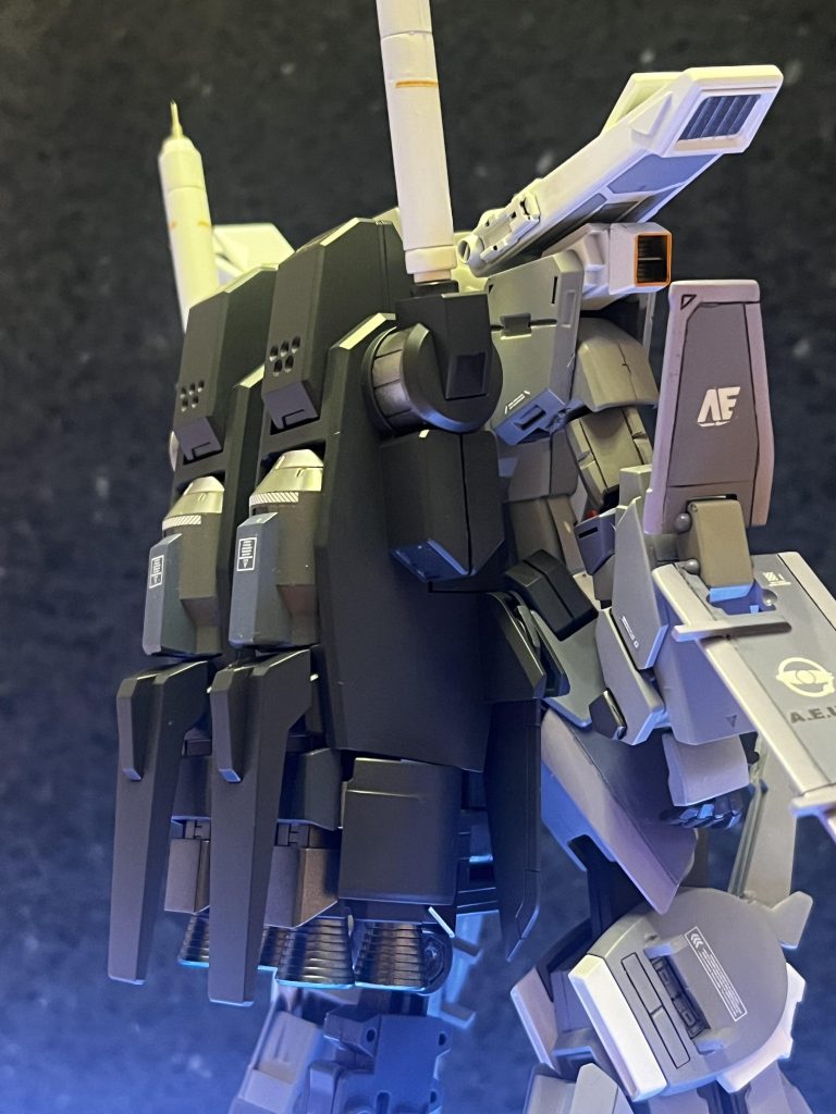 フルコーンのプロペラントタンクの先端バーニアを移植しております